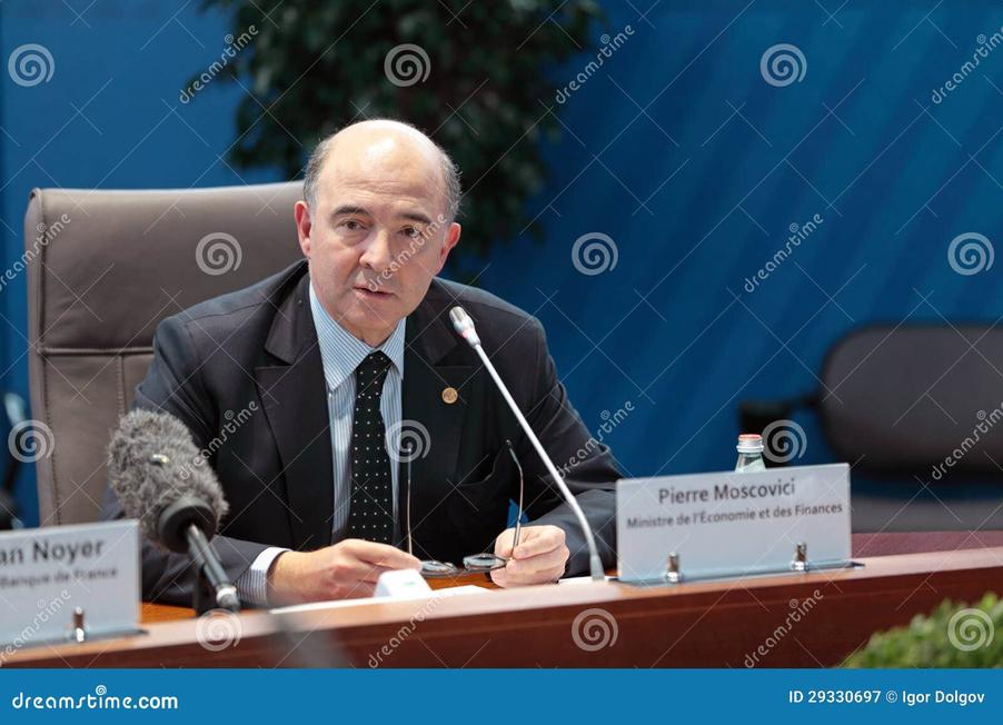 Ah, les signes astrologiques ! Pierre Moscovici est Vierge. Les Vierges sont réputées pour leur esprit analytique et leur sens du détail – des qualités qu’il ne manque pas dans son travail d’économiste et homme politique.