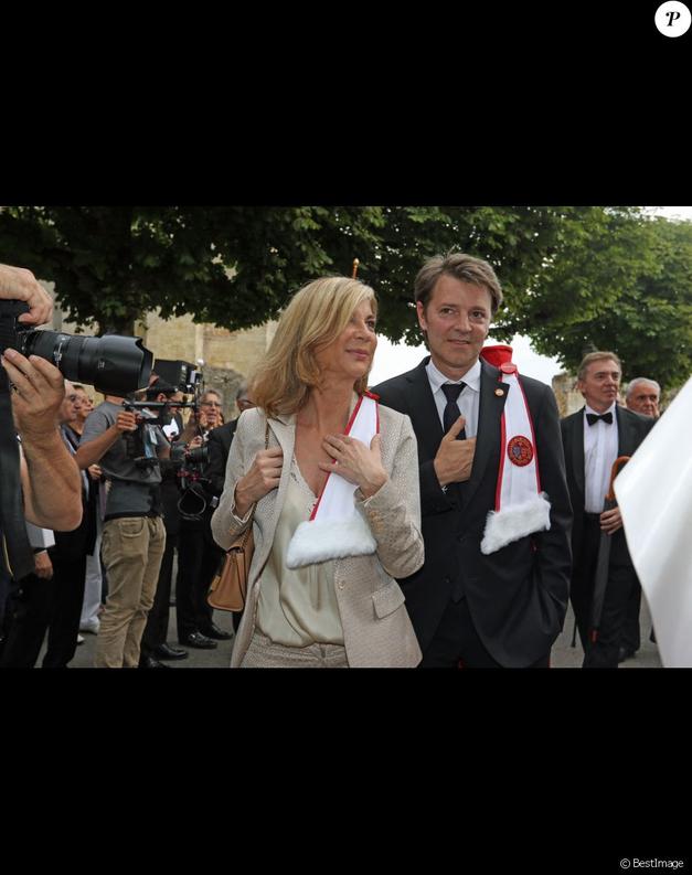Pourtant, les faits sur son mariage avec François Baroin et leur séparation circulent aisément dans la presse.