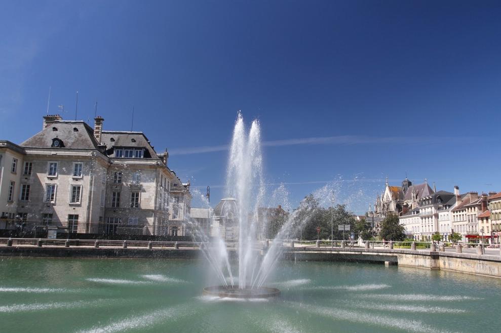 Les maires royaux : figures d’un temps troublé et élégant