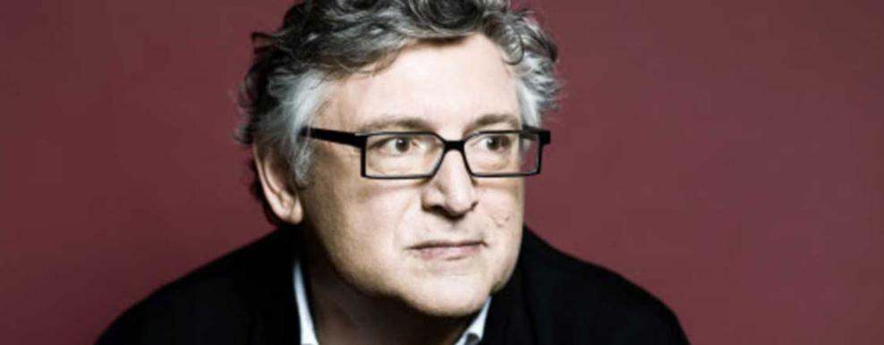 Onfray, en philosophe, n'hésite pas non plus à livrer des images fortes sur la vie et la mort. Dans une interview, il évoque ses liens indéfectibles avec Marie-Claude en déclarant : « Je peux peut-être arrêter en même temps qu'elle et partir en même temps qu'elle. Et j'aime bien un cercueil à deux places d'une certaine manière... »