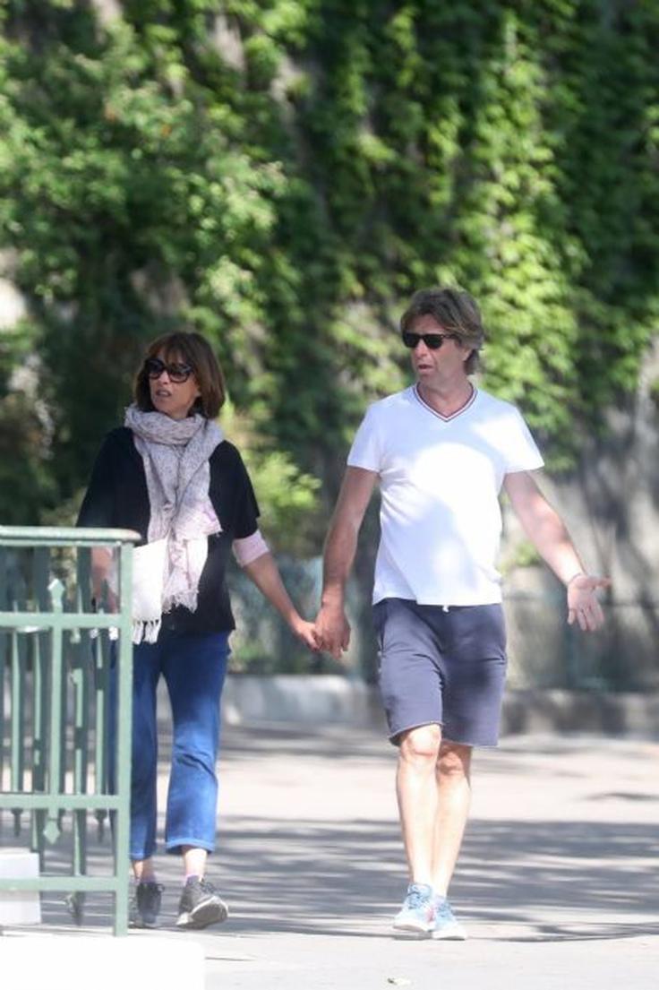 Leur entente est immédiate. En moins d’un an, ils se marient, scellant un destin commun. Sophie ne tarde pas à jouer un rôle crucial dans la percée artistique de Richard. Ils partagent plus que de l’amour : une passion pour la création et la musique. Cet appui mutuel est la pierre angulaire de leur réussite.