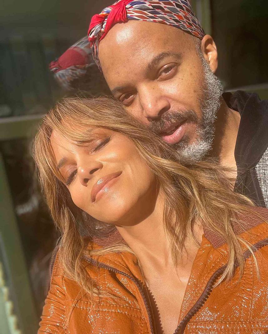 On pourrait se demander comment Halle Berry, star internationale et maman dévouée, a su renouer avec le grand amour après plusieurs essais et échecs. La réponse semble se trouver dans la patience et l’authenticité de sa relation avec Van Hunt. Fini la précipitation, place à une complicité forte, bâtie à partir d’intérêts partagés notamment la musique et le respect mutuel.