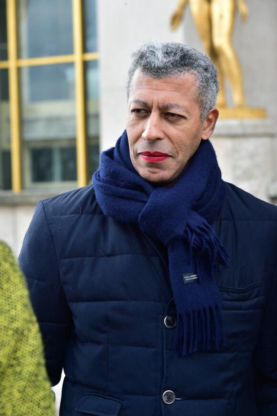 Le fils du couple : Julien, un jeune homme discret lui aussi
