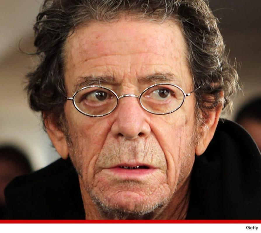 « Nous avons tous convenu d’avoir fait tout notre possible », a déclaré le Dr Miller, résumant la lutte acharnée de Lou Reed. La douleur et la détermination se lisent dans ces mots sobres, lourds de sens.