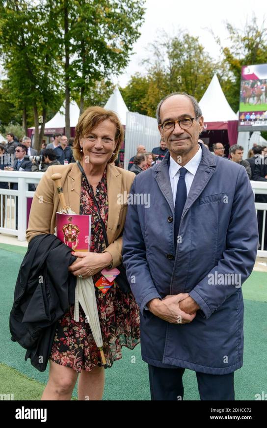 Mais Florence ne se laisse pas accuser sans réponse. Elle assure n’avoir jamais été un objet de négociation, évoquant la « culture du secret » qui règne dans ces milieux financiers. Elle clame qu’imaginer un quelconque troc est une insulte, et dénonce l’amalgame maladroit porté contre son intégrité. Son mari, lui, a toujours nié toute intervention visant à contourner la loi ou à freiner un contrôle.
