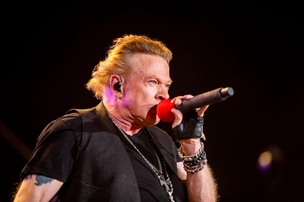 L’originalité de ce tour ? Un retour des titres rares comme“Anything Goes”,“Bad Obsession”ou encore“Down On The Farm”. Ces choix ont ravi les fans hardcore, offrant une fraîcheur bienvenue dans la setlist habituelle.