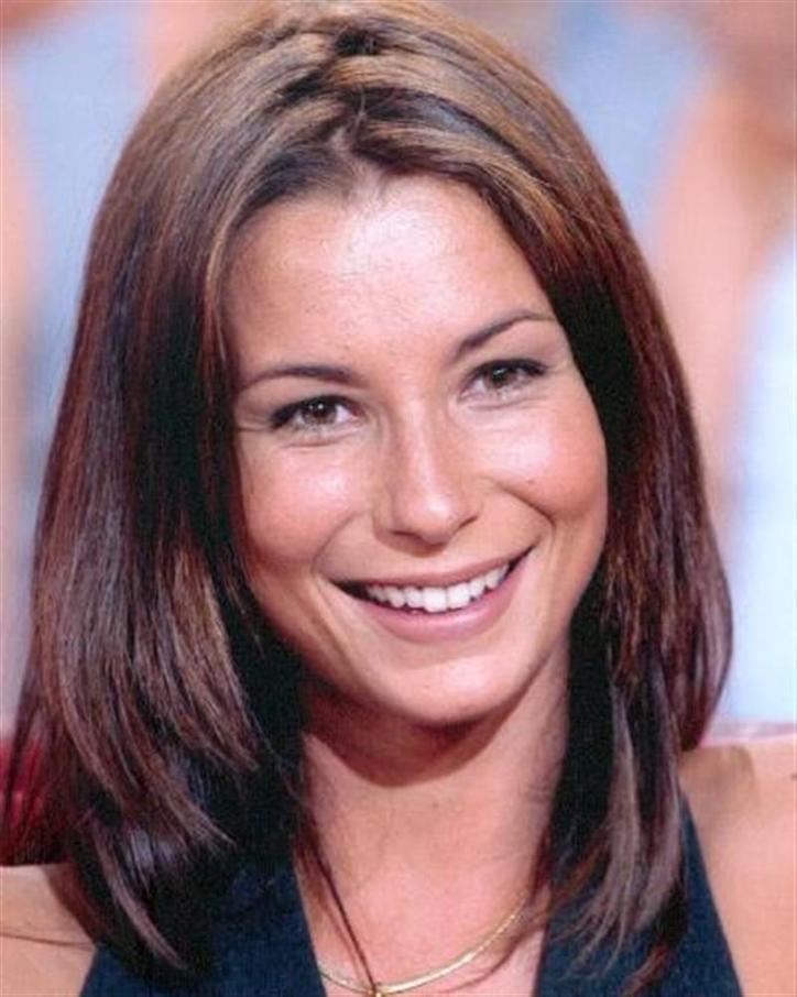 En résumé, Jennifer Lauret, actrice au talent reconnu, est surtout une maman comblée de quatre filles :