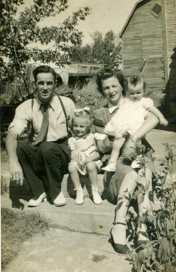 Entre père et fils, la relation est électrique, passionnée, vraie. Chriss affirme : « Mon père, si on lui ouvre pas la porte, il la casse ». Ce caractère bien trempé, on le connaît bien chez Marcel aussi, notamment lorsqu’il s’est présenté à la mairie de Paris, une forme de réplique à Anne Hidalgo qui avait tenté d’entraver ses projets de grande roue.