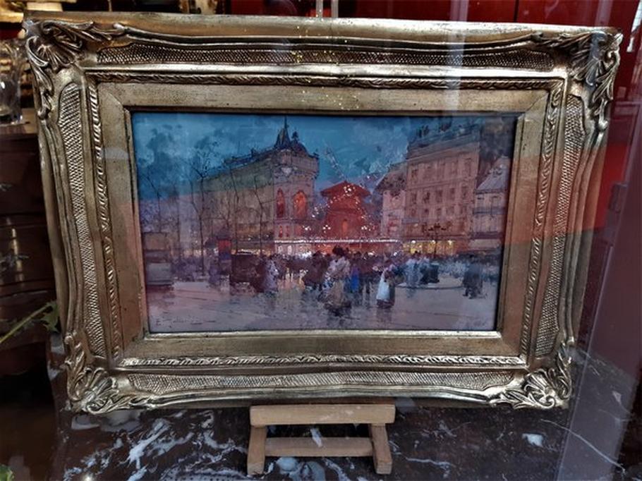 Le poids symbolique des Puces ne cesse de grandir. Leur fondation remonte officiellement à 1885, lorsque les “biffins” de l'époque, ces habitués des brocantes et friperies, virent ces rassemblements s’organiser en un véritable marché.