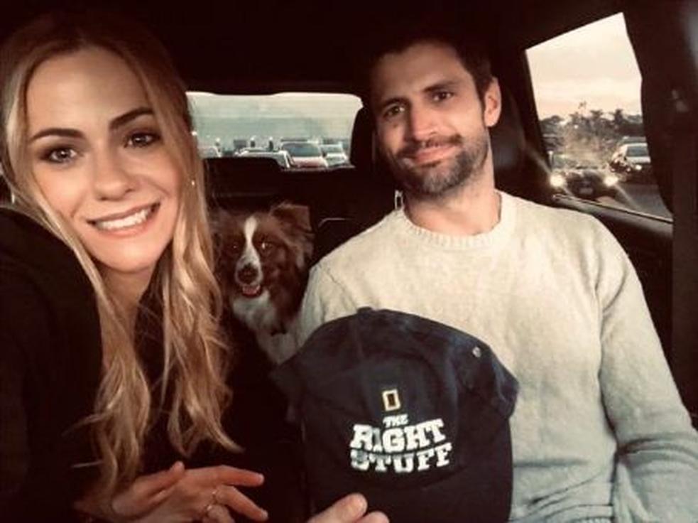 Le duo s’est rencontré en 2015 sur le tournage de la sérieThe Royals. Ce n’était pas un simple coup de foudre hollywoodien - leur relation a grandi dans la durée. Alexandra, ancienne star de la série Australienne, a même déclaré que James était sa « personne préférée depuis le premier jour », soulignant que leur complicité ne date pas d’hier.