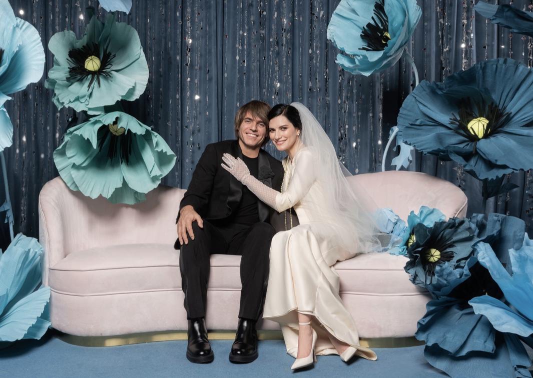 Leur histoire inspire un autre regard sur le mariage. Ce n’est pas une course contre la montre. Ni une fête spectaculaire obligée. C’est un choix réfléchi, qui s’épanouit au fil du temps et des expériences partagées.