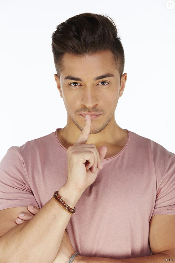 Darko a longtemps gardé secrète une relation amoureuse qui a duré huit ans. En février 2024, il officialise sa romance avec Camille, communicante qu’il fréquente depuis plusieurs années, prouvant qu’il sait aussi cultiver ses mystères hors caméra.