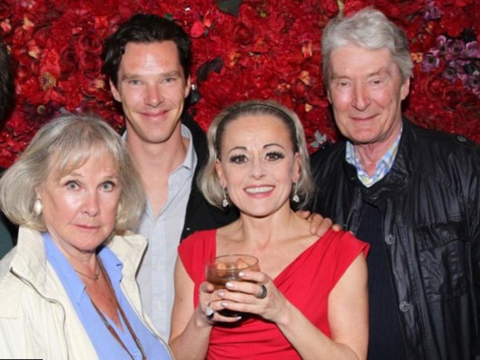Avec la célébrité vient souvent un manque d’intimité. Benedict et Sophie ont décidé de garder leurs enfants loin des caméras. Ils protègent la structure familiale et souhaitent que leurs enfants grandissent le plus normalement possible. Ce choix se reflète dans leur discrétion, malgré la curiosité des médias.