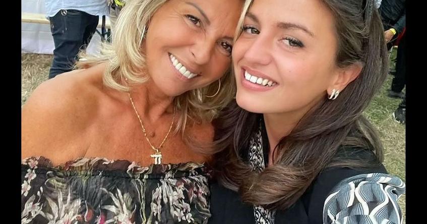 Sur Instagram, Caroline a récemment partagé des nouvelles rassurantes après une opération à l’épaule de Victoire, ce qui montre leur grande proximité, même lorsque la jeune femme doit traverser des épreuves. Une preuve que la mère reste extrêmement attentive au bien-être de sa fille, une tendresse partagée rare et sincère.