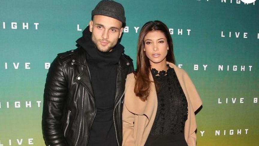Mélanie fait passer sa famille avant tout. Elle cultive un équilibre parfait avec Vincent, où le lien parental reste sain et respectueux.