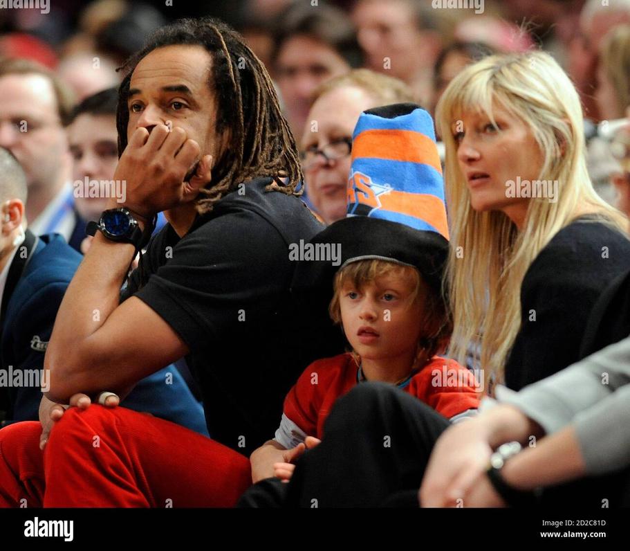 Joalukas Noah, le plus jeune fils de Yannick Noah, est un jeune homme aux multiples talents et passions, en quête de sa propre identité, loin de l’ombre sportive de son père et de son frère Joakim.À seulement 20 ans, il intrigue et séduit par sa fraîcheur, son charisme, et son goût pour les arts et la vie culturelle.