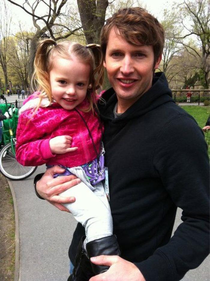 Alors, James Blunt : un chanteur, un père, un héros du quotidien ?