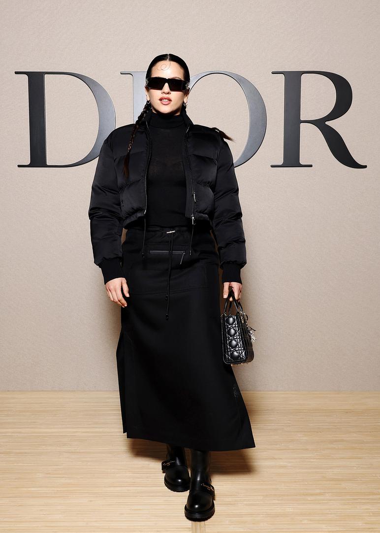 Cette exclusivité fait que la Fashion Week parisienne dispose d’un prestige que d’autres villes peinent à atteindre.