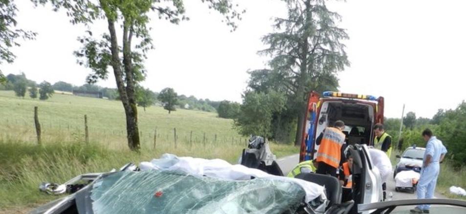 On penserait moins à elle, mais la célèbre chanteuse Alizée a aussi eu son lot d’épreuves liées à un accident de voiture. En 2021, elle se préparait à participer à l’émission Mask Singer quand un grave accident l’a empêchée de poursuivre son projet. La situation a chamboulé son planning et surpris ses fans, mais elle a su garder la tête haute et reprendre son chemin, preuve que même les célébrités ne sont pas à l’abri des mésaventures routières.