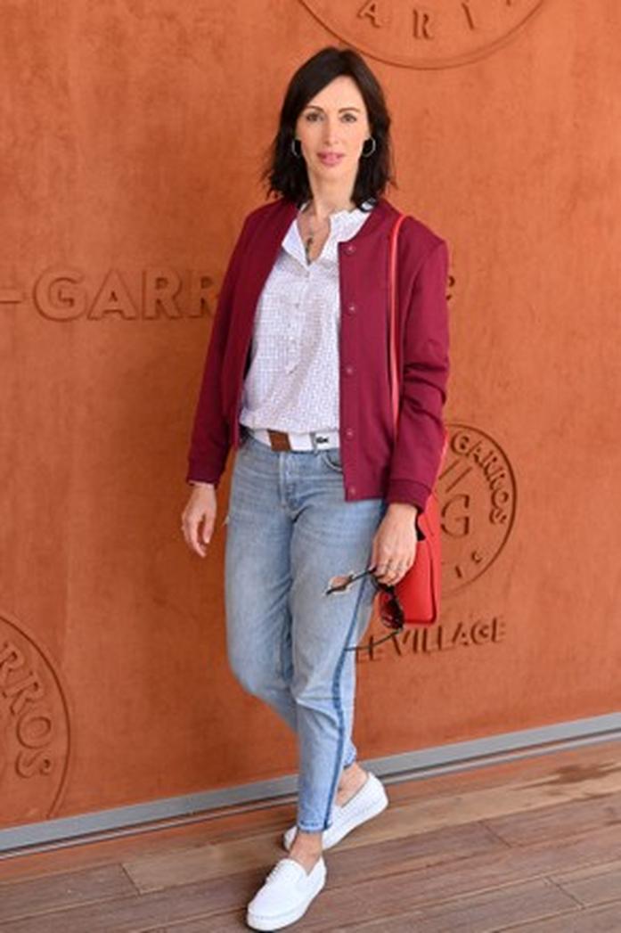 Cette même force féminine traverse plusieurs générations. Sur Instagram, Géraldine a récemment rassemblé quatre générations, allant de l’arrière-grand-mère jusqu’à sa fille Mathilde, suscitant une vague d’émotion et d’admiration auprès de ses abonnés.
