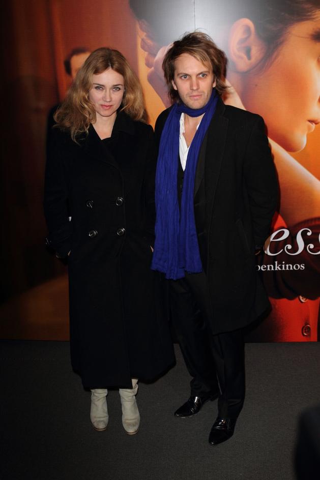 Le calme et la stabilité de leur foyer reflètent la solidité de leur couple, qui échappe largement aux feux des médias.