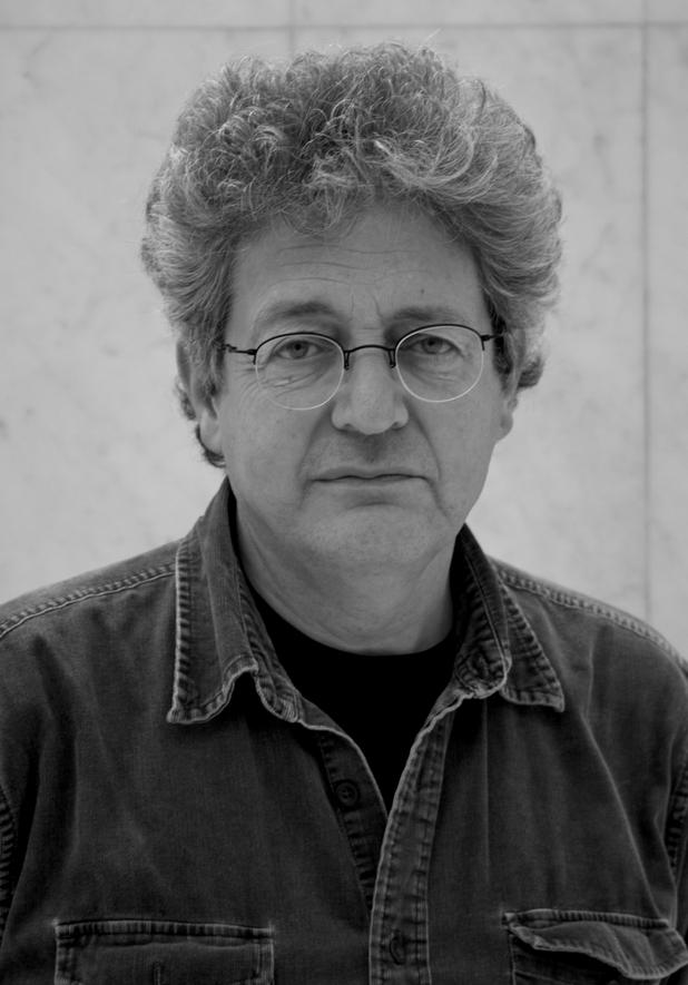 Le grand âge semble prédominer ; c’est une famille qui vit longtemps. La parité hommes/femmes dans les décès (50% chacun) révèle l'équilibre dans la longévité.