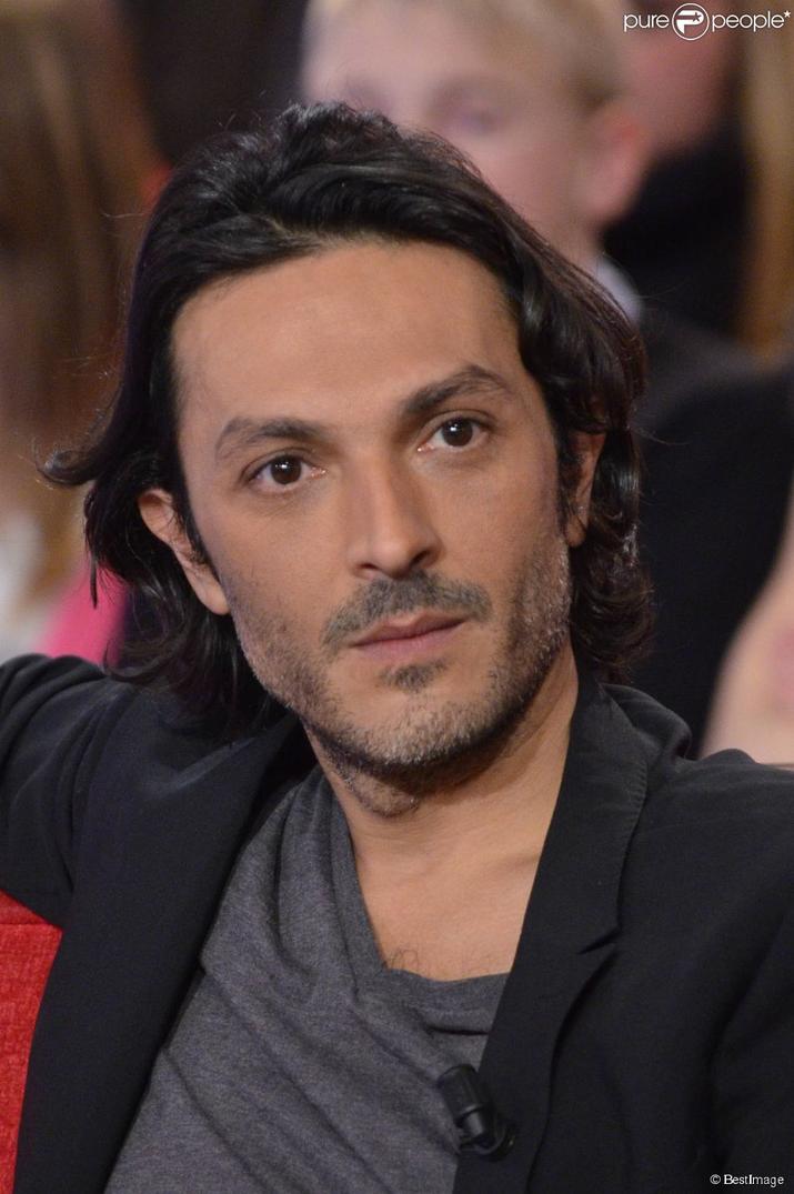 La question revient souvent :Olivier Sitruk a-t-il des enfants ?Eh bien, c’est un mystère qui mérite qu’on s’y attarde, surtout quand on veut percer les secrets d’une figure aussi discrète que cet acteur français au talent reconnu.