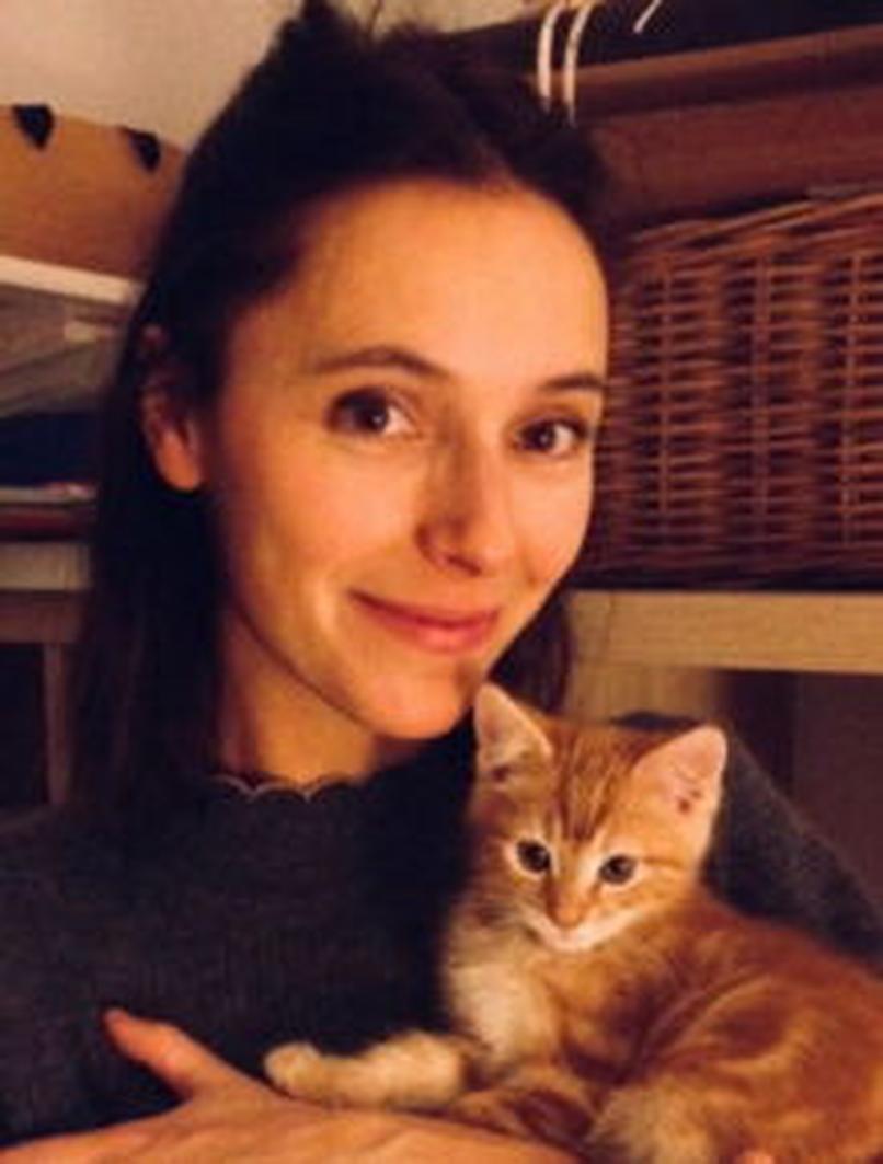Dominique Quilichini n’a pas seulement été liée à Renaud. Avant de tomber amoureuse du chanteur, elle partageait sa vie avec Gérard Lanvin. Après leur divorce en 1980, juste avant la naissance de Lolita, Dominique a poursuivi sa vie telle une vraie force de la nature.