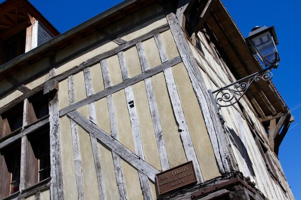 Ce souvenir de ses prédécesseurs inspire encore les élus actuels. Il livre une leçon intemporelle : la fonction municipale est d’abord un service rendu à la communauté.