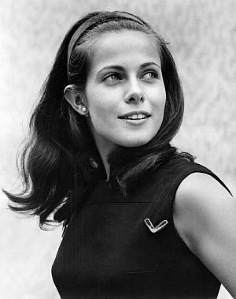Claude Jade n’était pas qu’une actrice. Elle était chevalier de la Légion d'honneur et officier des Arts et des Lettres, distinctions rares qui témoignent de son importance culturelle.