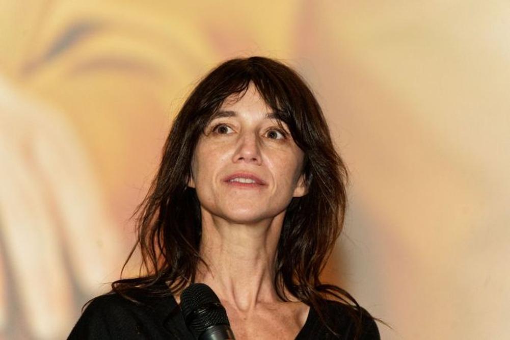 Elle souligne aussi combien la présence de Jane donnait du sens à ses réalisations. L’approbation ou la désapprobation de sa mère comptaient énormément. Ce lien d’influence tendre, mêlé de respect, est aujourd’hui brisé mais jamais rompu.