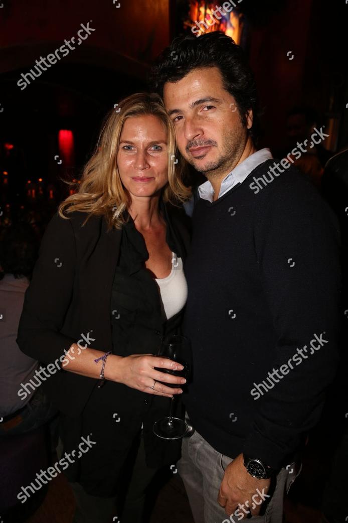 Si David Maruani s’est déjà refait une vie - il est de nouveau amoureux et s’apprête à devenir père pour la première fois à 50 ans, comme le révèle sa future compagne aux avant-premières, Sarah, elle, reste mystérieuse. Aucune information publique ne circule concernant un nouveau compagnon officiel après son divorce, et elle choisit de vivre sa vie de manière discrète.