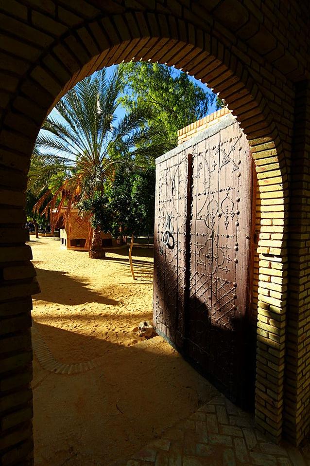 Un voyage inoubliable cela se prépare, surtout quand on veut profiter au mieux d’un endroit paradisiaque pour un prix raisonnable. La Tunisie est un bon plan : ses hébergements de qualité sont souvent à moins de 30€ la nuit. Pour éviter les mauvaises surprises, mieux vaut réserver votre vol entre un à quatre mois en avance, surtout si vous planifiez votre séjour durant les vacances scolaires.