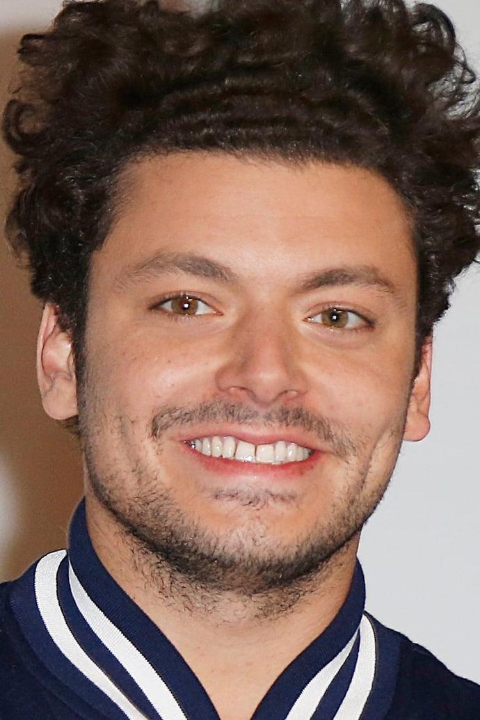 Kev Adams a bien été hospitalisé d’urgence à Cannes, mais rassurez-vous, il va mieux.Voilà, c’est la nouvelle qui a frappé ses fans mi-janvier 2024 et qui a rapidement fait le tour des réseaux sociaux. Depuis son lit d’hôpital, l’humoriste et acteur s’est empressé de calmer le jeu, car entre rumeurs, inquiétudes et questions, il fallait faire le point.