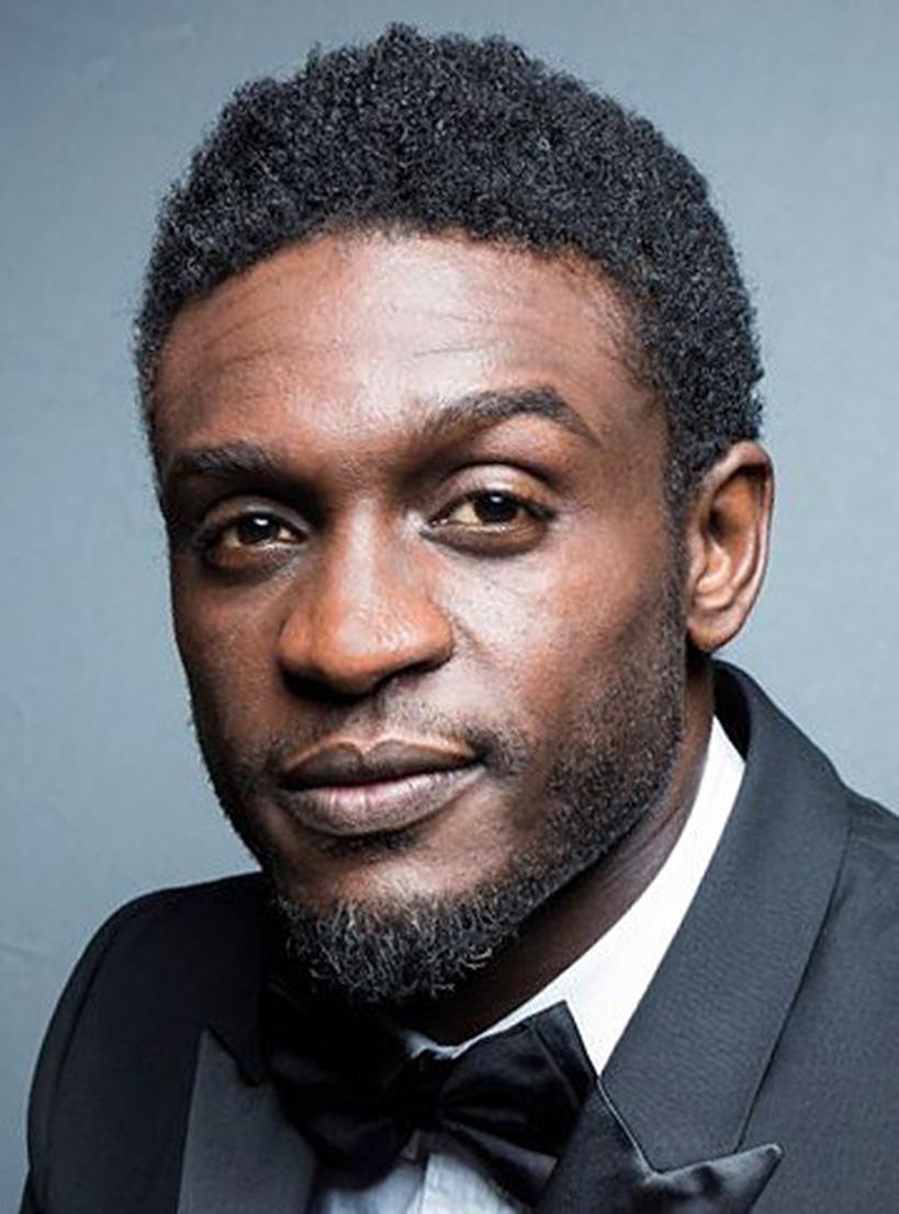 Alors, où habite Corneille, ce célèbre chanteur à la voix chaude et au parcours fascinant ?La réponse tient en un mot : Lorraine. Oui, pas une ville exotique lointaine, mais une charmante banlieue de Montréal, au Canada, où il vit depuis plus de deux décennies.