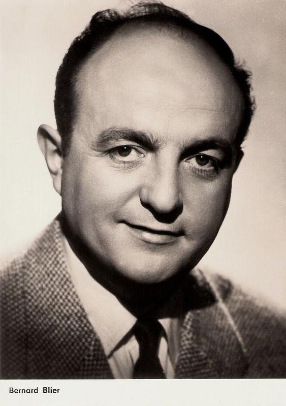 Bernard Blier est décédé d’un cancer. Ses funérailles ont eu lieu en l’église Saint-Roch à Paris. Le monde du cinéma était là : Lelouch, Jean-Paul Belmondo, et bien sûr son fils Bertrand, au premier rang.