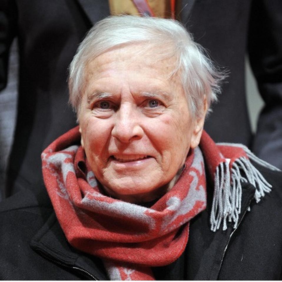 La mort de Maurice Jarre a ravivé une fissure familiale. Par testament, il lègue tous ses biens à sa dernière épouse, Fui Fong Khong, mariée en 1984. Ses enfants, Jean-Michel et Stéfanie, issus de mariages précédents, se retrouvent déshérités.