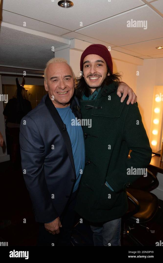 Outre son rôle de frontman, Alexis est également auteur, compositeur et multi-instrumentiste. En témoignage de ses talents variés, il a déjà collaboré avec son père, le célèbre Michel Fugain. En 2011, sur l’album « Bon an, mal an », Michel invite son fils pour enrichir ses compositions. Ce partenariat familial illumine la transmission du savoir-faire musical et montre que le talent Fugain ne se limite pas à une seule génération.