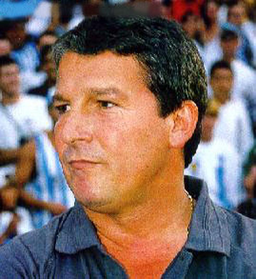 Qui est le fameux “Rolland Courbis fils” dans le monde du football français ?En vérité, quand on parle de Rolland Courbis fils, on mélange deux générations imbriquées autour d’une passion commune : le football. Laissez-moi vous guider à travers l’histoire familiale et professionnelle qui rattache Rolland Courbis et son propre fils, Stéphane, deux figures complémentaires du monde du foot.