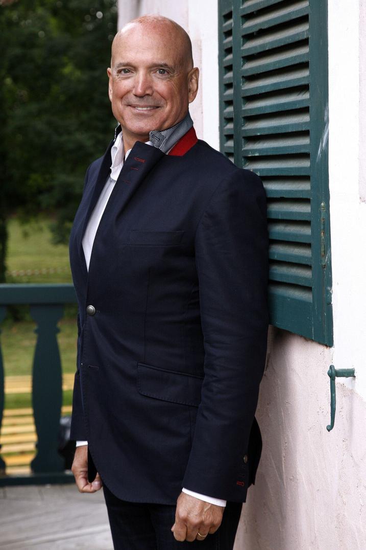 Louis Bodin est né le 29 décembre 1957. Il a actuellement 67 ans.