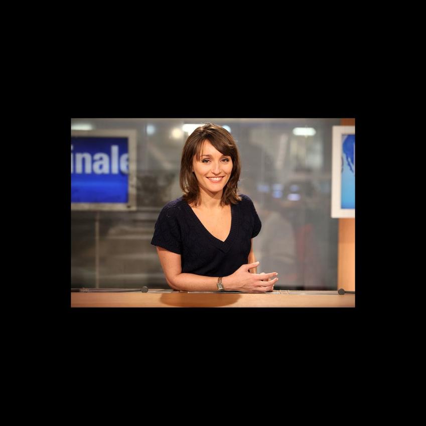 À 44 ans, Amandine Bégot cumule une expérience solide. C’est un âge où la majorité des journalistes ont passé par plusieurs étapes, souvent très formatrices. Amandine a sans doute vu défiler les grands événements, mêlant sérieux et rigueur à une passion intacte pour le métier.