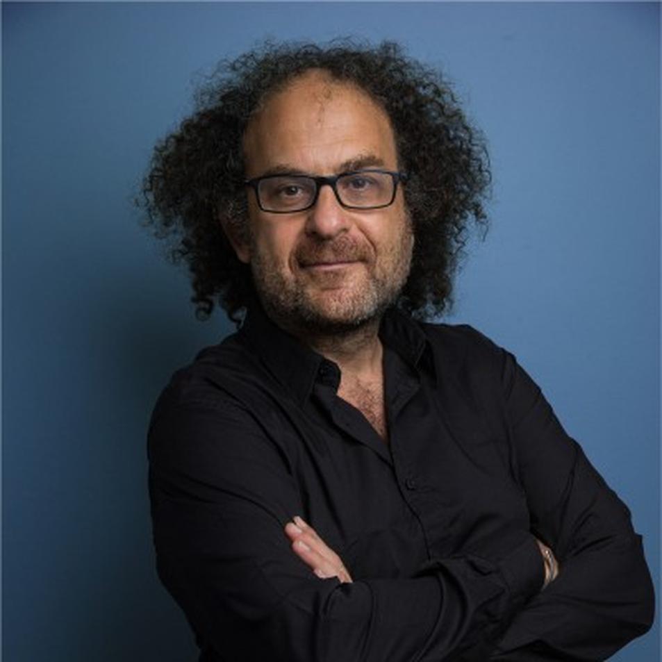 Alors, quelle est l'origine de Laurent Karila ?La réponse est claire :Laurent Karila est originaire de Paris, né en 1973, avec des racines tunisiennes.Mais au-delà de cette simple affirmation, son parcours révèle une histoire riche et complexe, intimement liée à son héritage géographique, familial, et professionnel.