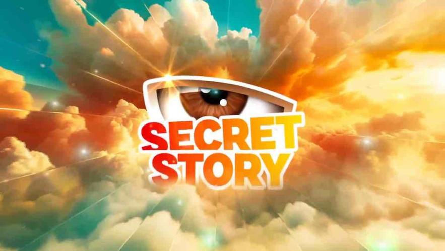 Contexte et tensions dans la Maison des Secrets