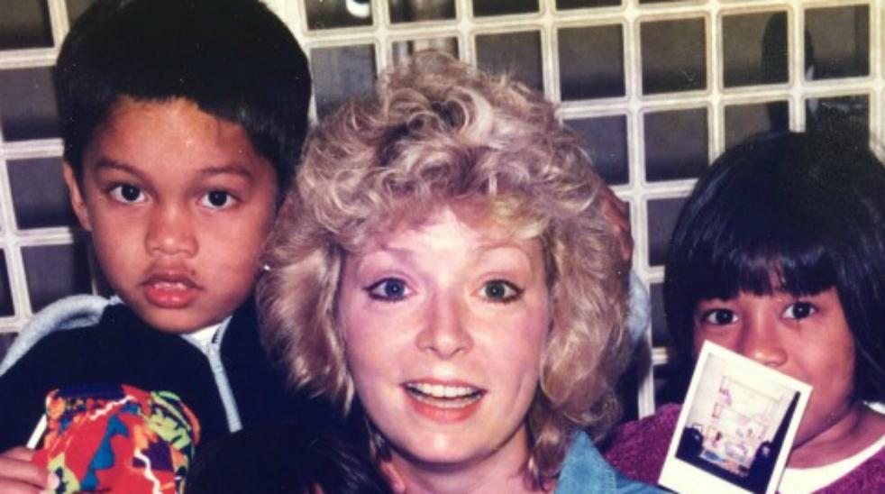 Carlos n’était pas seulement un chanteur célèbre mais aussi un père adoptif discret et aimant. Sa famille, bien que peu exposée, reste un témoignage d’un choix personnel fort. Fann Ming est la preuve qu’il est possible de concilier vie publique et respect total de la vie privée. Une histoire qui mérite d’être connue sans faire de bruit.