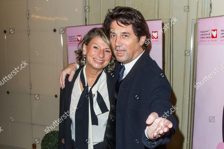 Dans le monde du showbiz français, la jeunesse a souvent la cote. Mais Bruno Madinier prouve qu’avec la maturité vient la profondeur. Que ce soit sur scène ou à la télévision, ses rôles portent une complexité nourrie par des décennies de pratique.