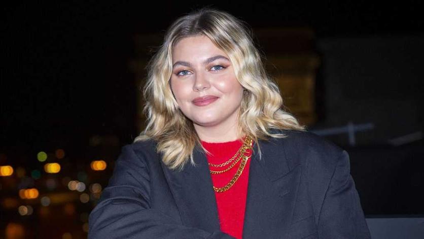 Qui est cette femme dont Louane parle à demi-mot mais dont l’héritage culturel reste palpable ? Parlons-en plus en détails.