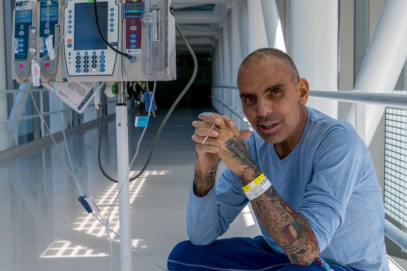 Vous connaissez sûrement Christian Audigier pour ses marquesEd HardyetVon Dutch. Ces labels ont explosé aux États-Unis dans les années 2000, alliant style audacieux et une avance marketing impressionnante. Moins souvent évoqué, son combat contre la maladie a révélé un autre visage de ce personnage solaire. Découvrez comment ce battant a affronté une maladie rare tout en gardant sa dignité et son sourire.